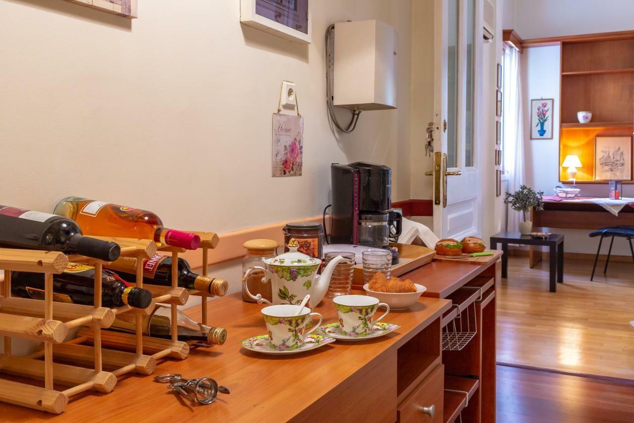 Stately Central Apartment Athens Exterior photo